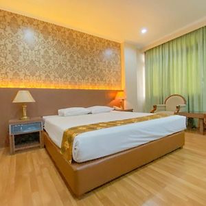 Riyadi Palace Hotel Surakarta RedPartner